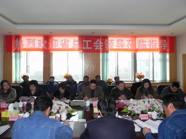 深入車間班組、“零距離”接觸職工、體驗(yàn)職工生活、傾聽(tīng)職工心聲